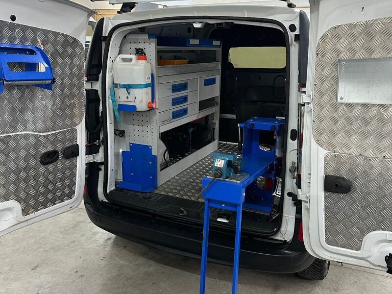 RENAULT KANGOO 1.5 75CV ALLESTITO + INVERTER 220